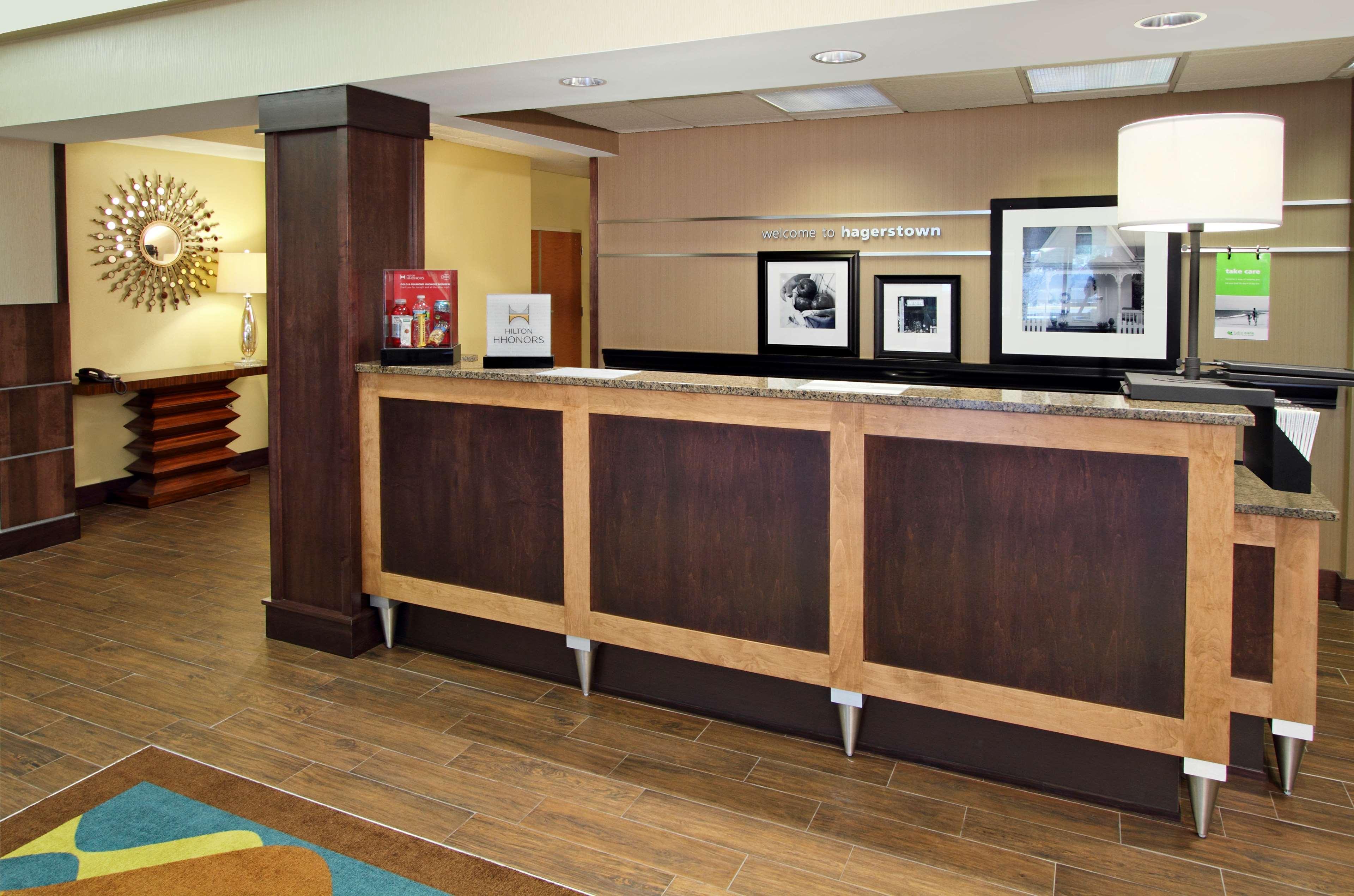 Hampton Inn Hagerstown Exteriör bild